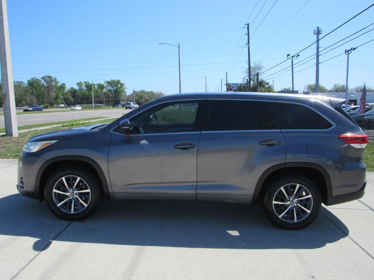 Toyota Highlander XLE V6 FWD (Natl) 2017