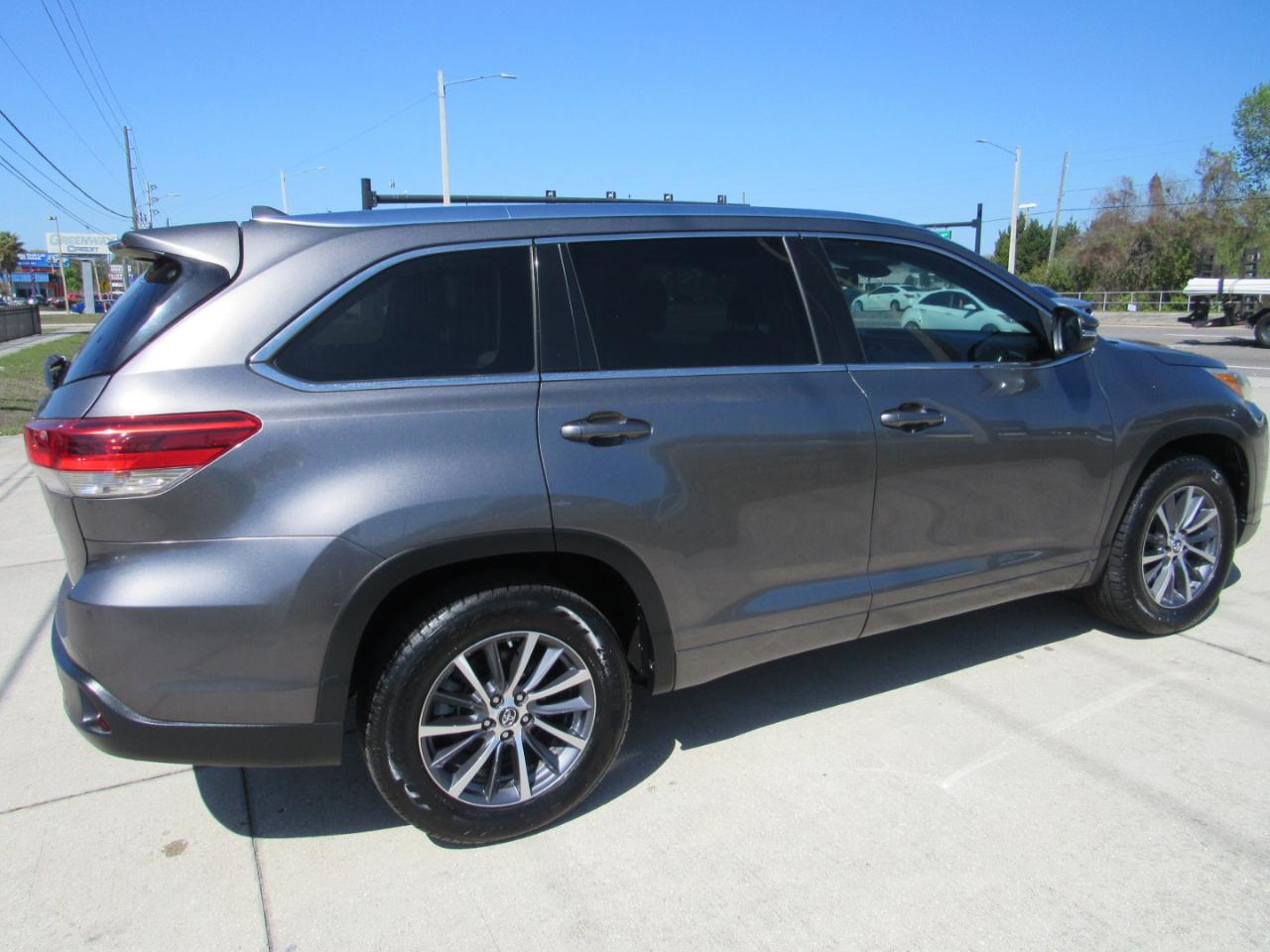 Toyota Highlander XLE V6 FWD (Natl) 2017