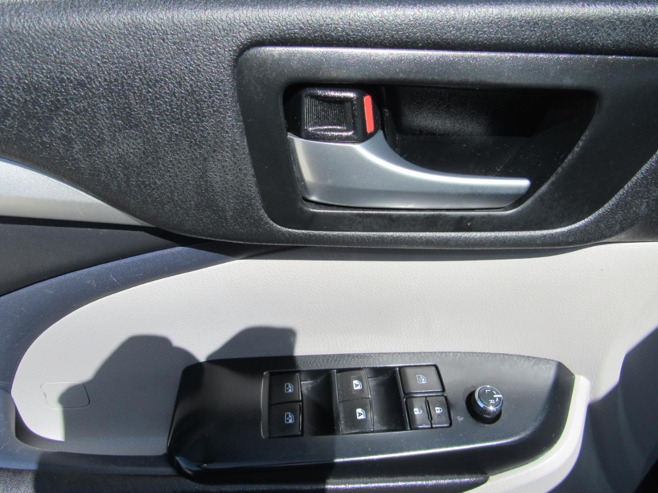 Toyota Highlander XLE V6 FWD (Natl) 2017