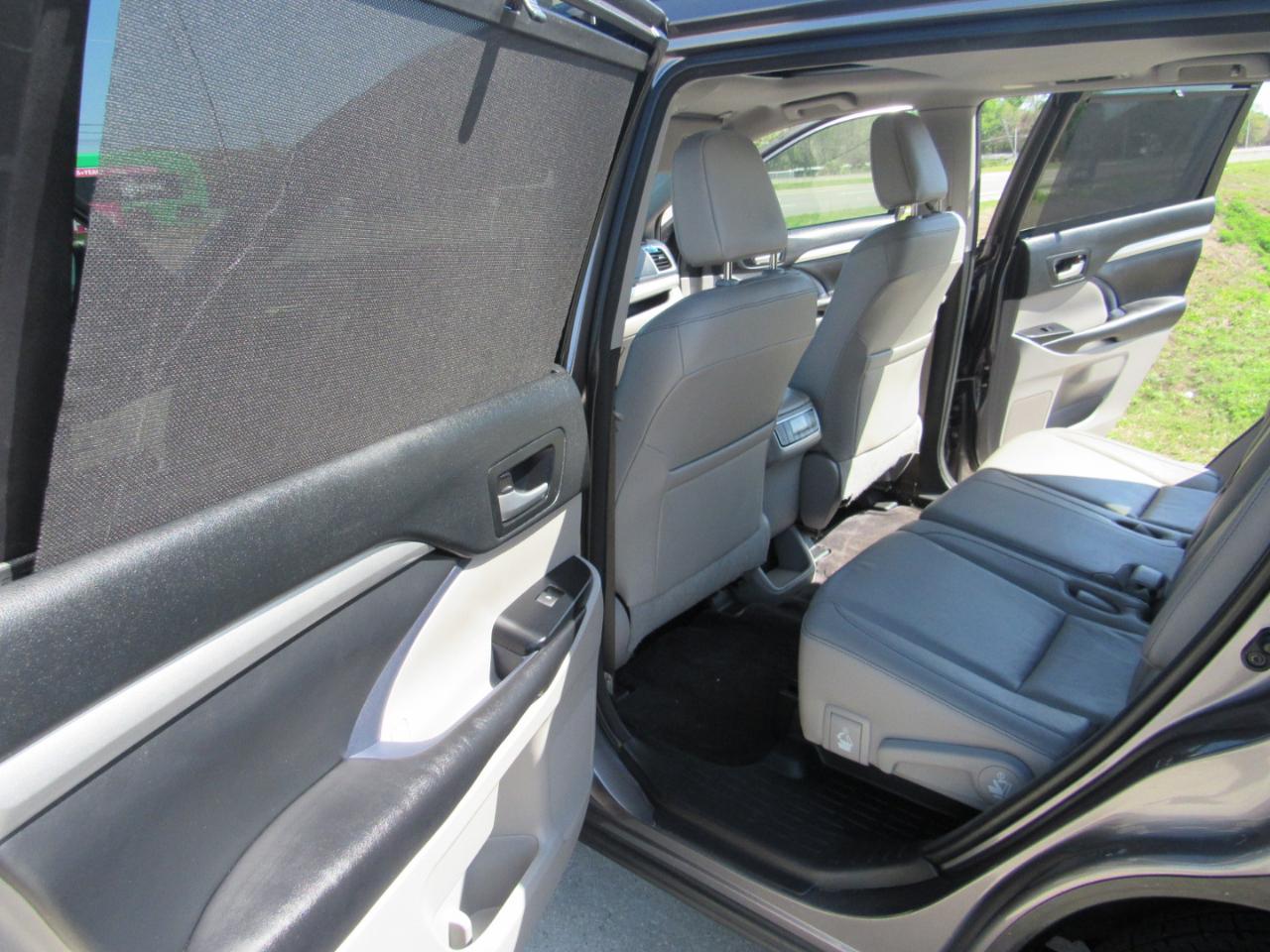 Toyota Highlander XLE V6 FWD (Natl) 2017