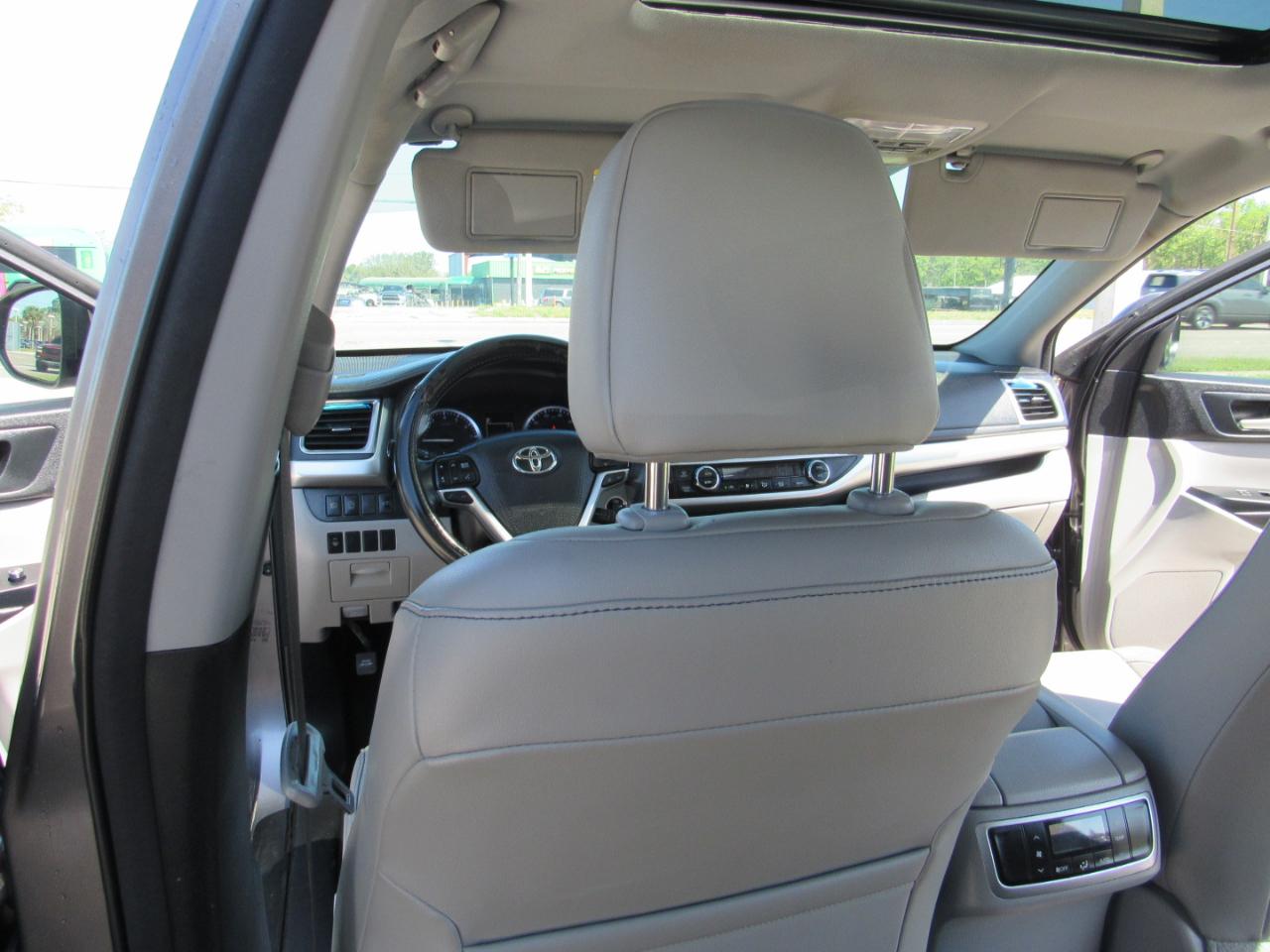 Toyota Highlander XLE V6 FWD (Natl) 2017