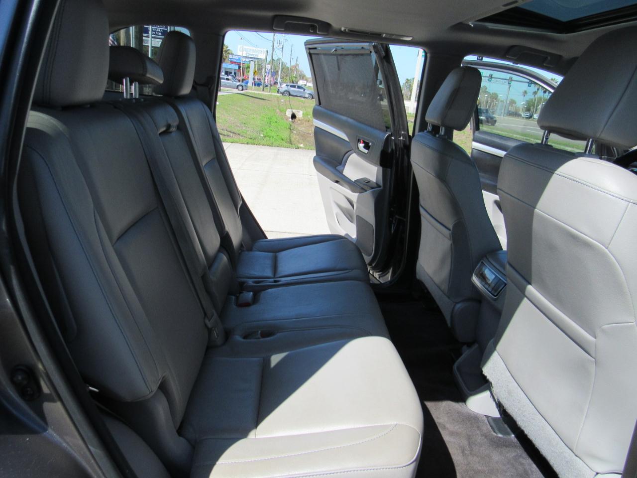 Toyota Highlander XLE V6 FWD (Natl) 2017