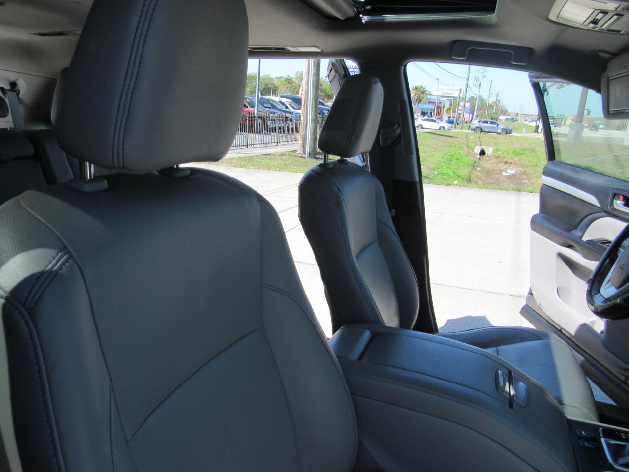 Toyota Highlander XLE V6 FWD (Natl) 2017