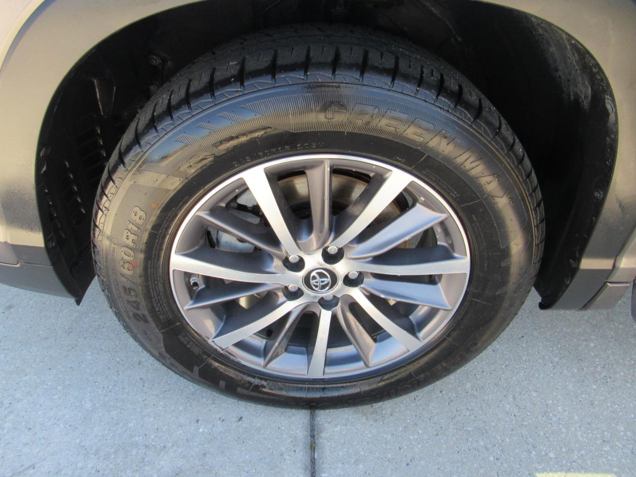 Toyota Highlander XLE V6 FWD (Natl) 2017