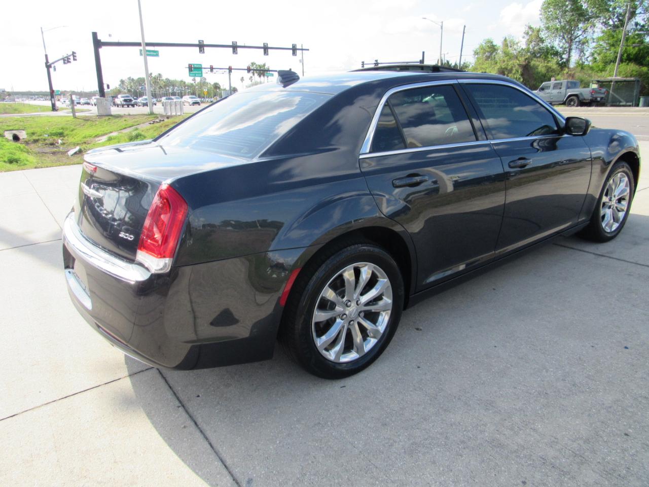 Chrysler 300 4dr Sdn Anniversary Edition AWD 2016