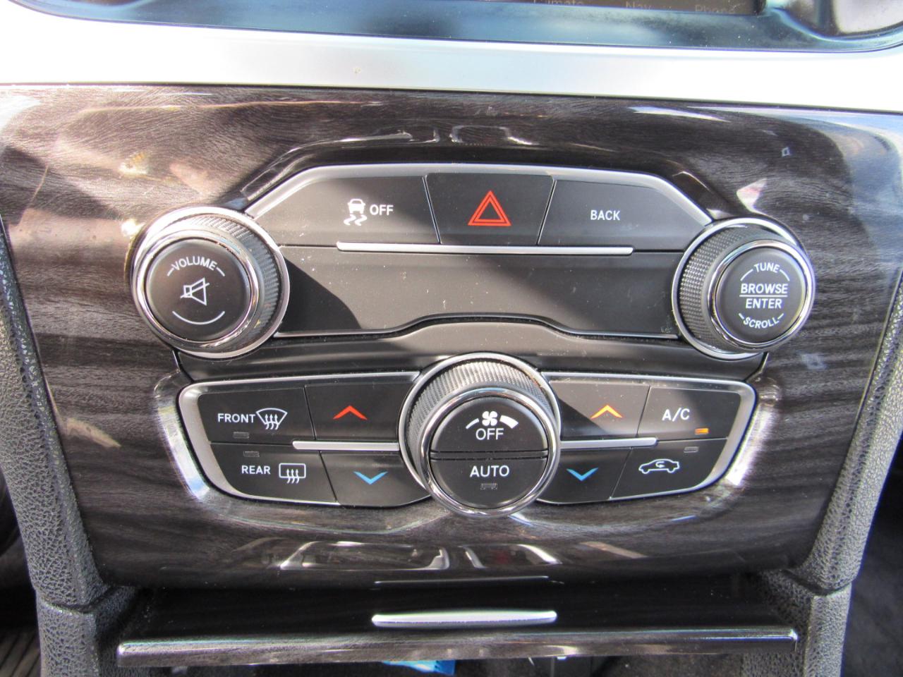 Chrysler 300 4dr Sdn Anniversary Edition AWD 2016