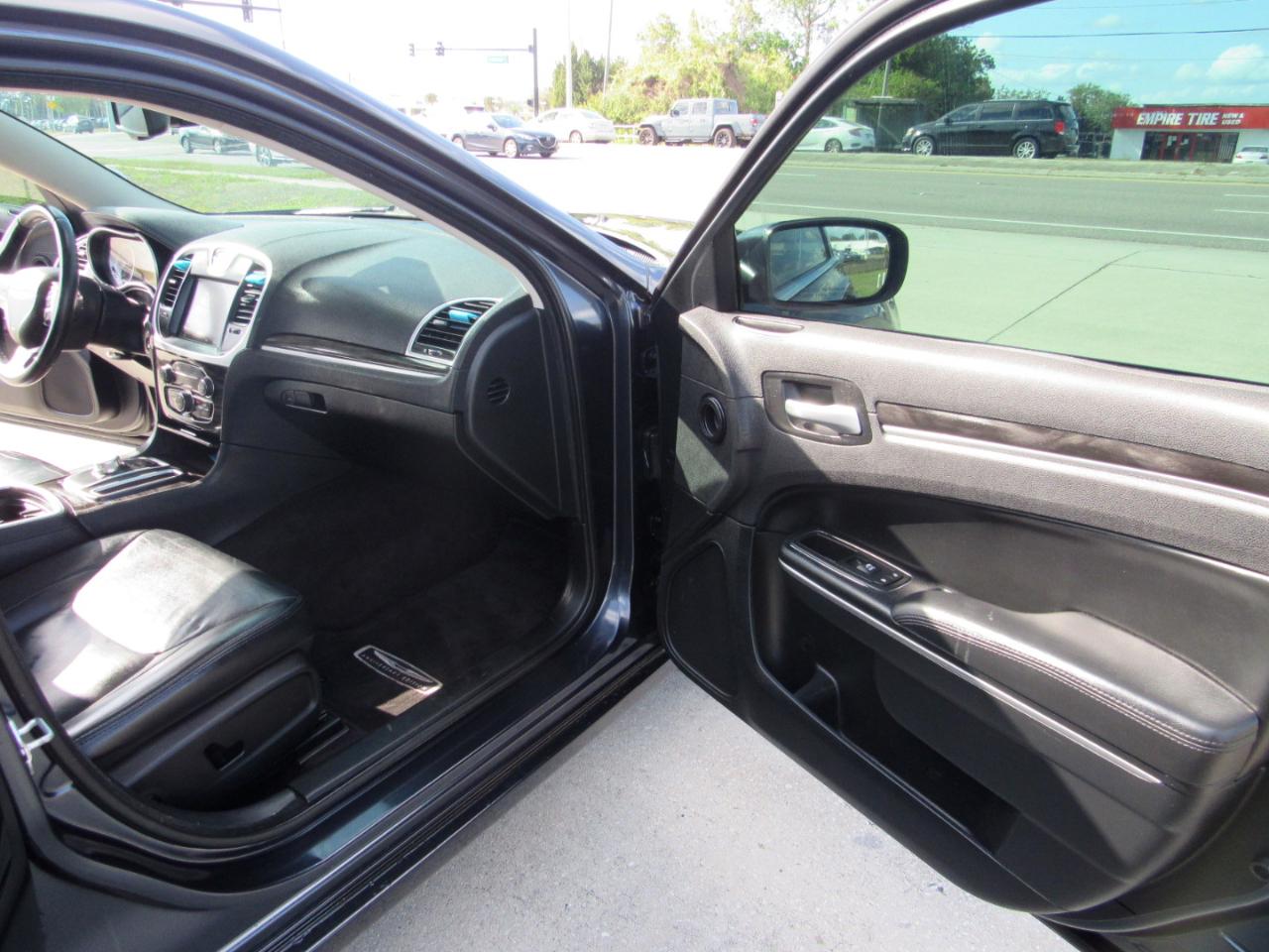 Chrysler 300 4dr Sdn Anniversary Edition AWD 2016