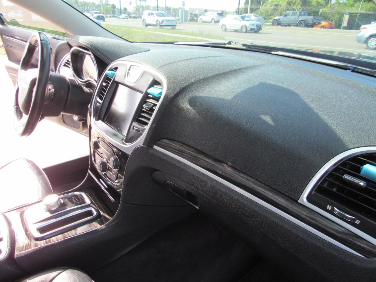 Chrysler 300 4dr Sdn Anniversary Edition AWD 2016