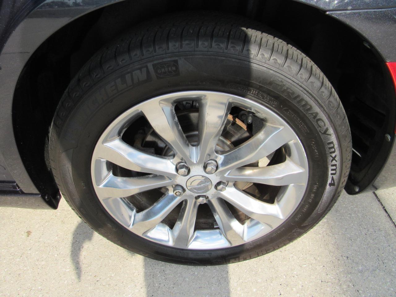 Chrysler 300 4dr Sdn Anniversary Edition AWD 2016