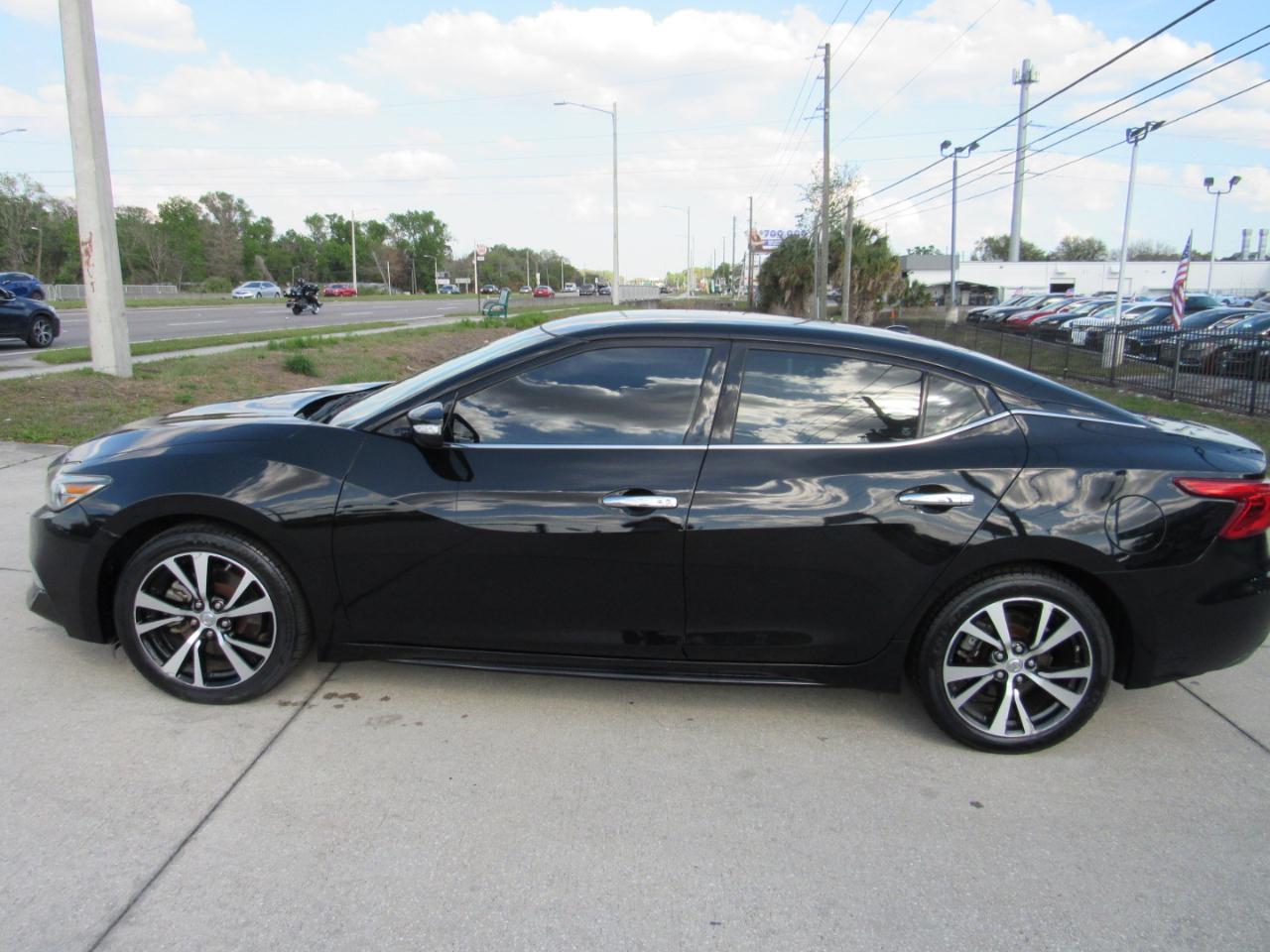 Nissan Maxima SV 3.5L 2018