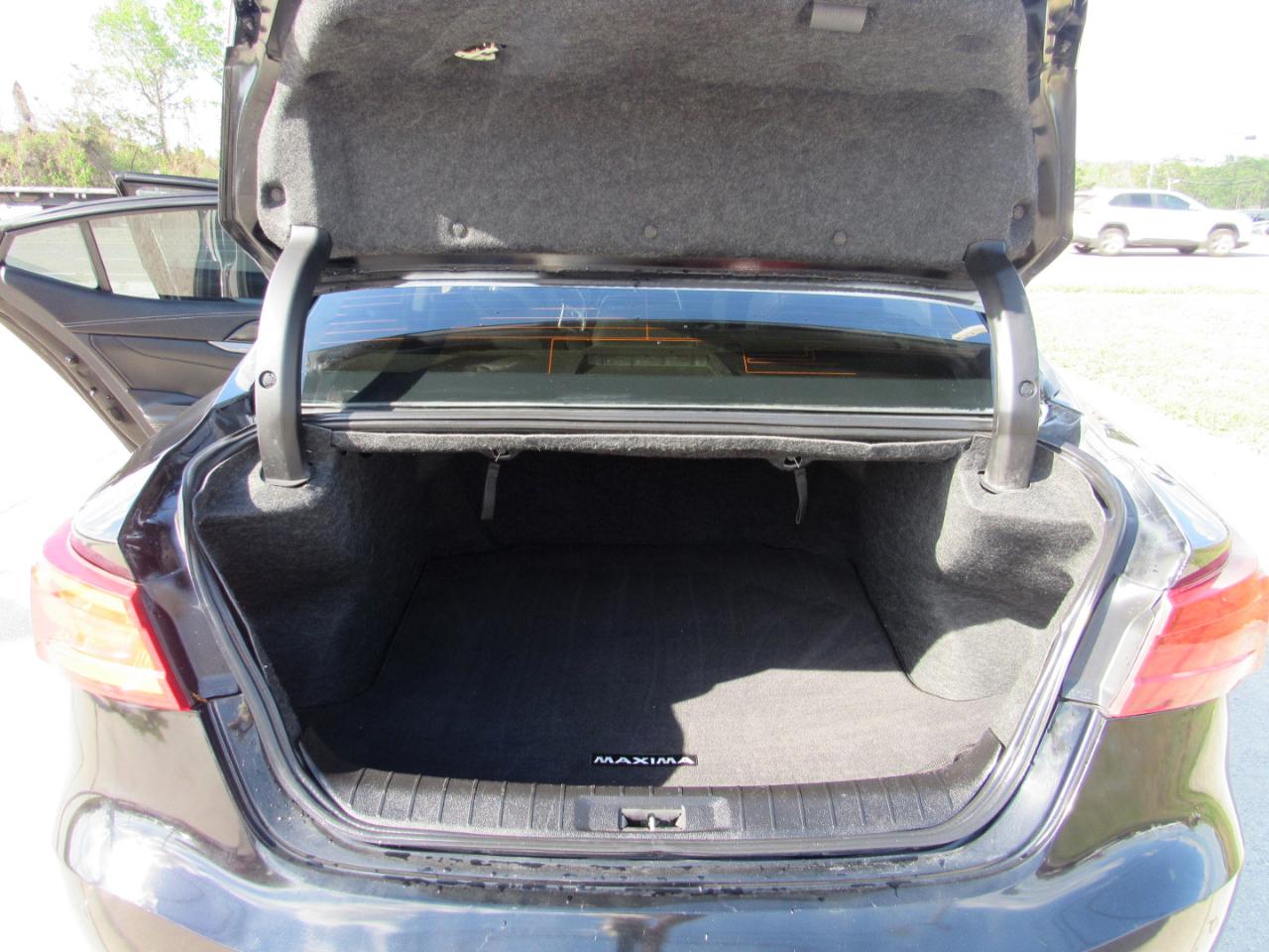 Nissan Maxima SV 3.5L 2018