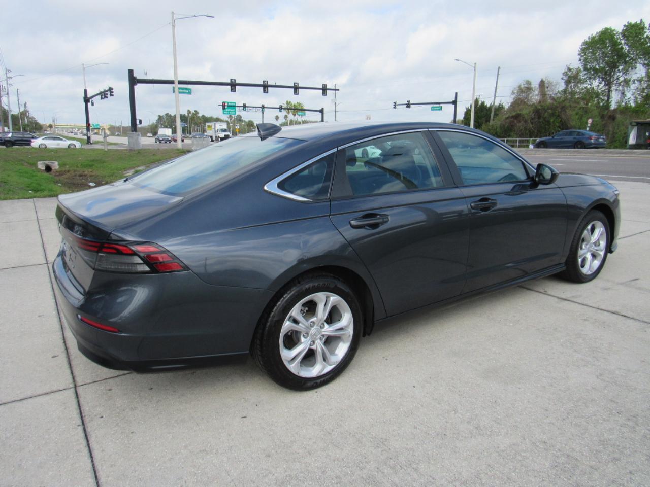 Honda Accord Sedan LX CVT 2024