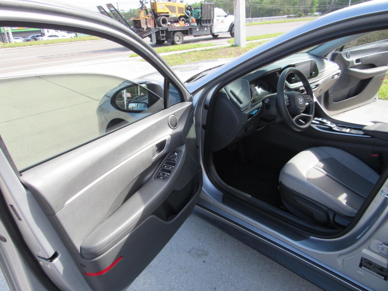 Hyundai Sonata SE 2.5L 2021