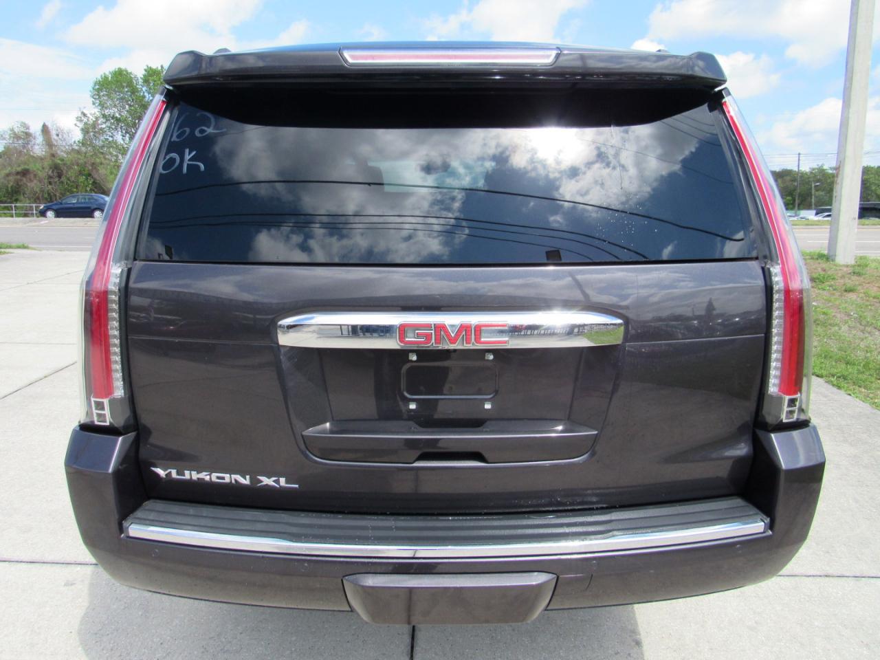 GMC Yukon XL 2WD 4dr Denali 2016