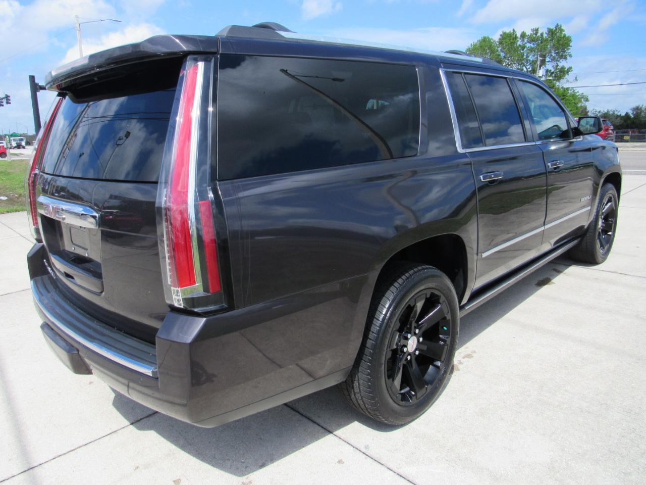 GMC Yukon XL 2WD 4dr Denali 2016
