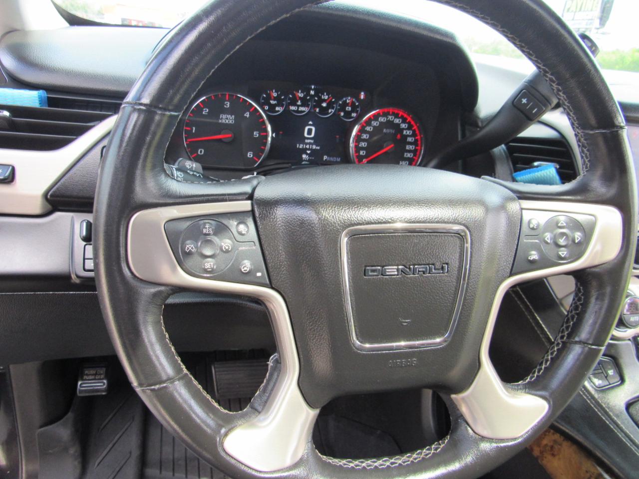 GMC Yukon XL 2WD 4dr Denali 2016