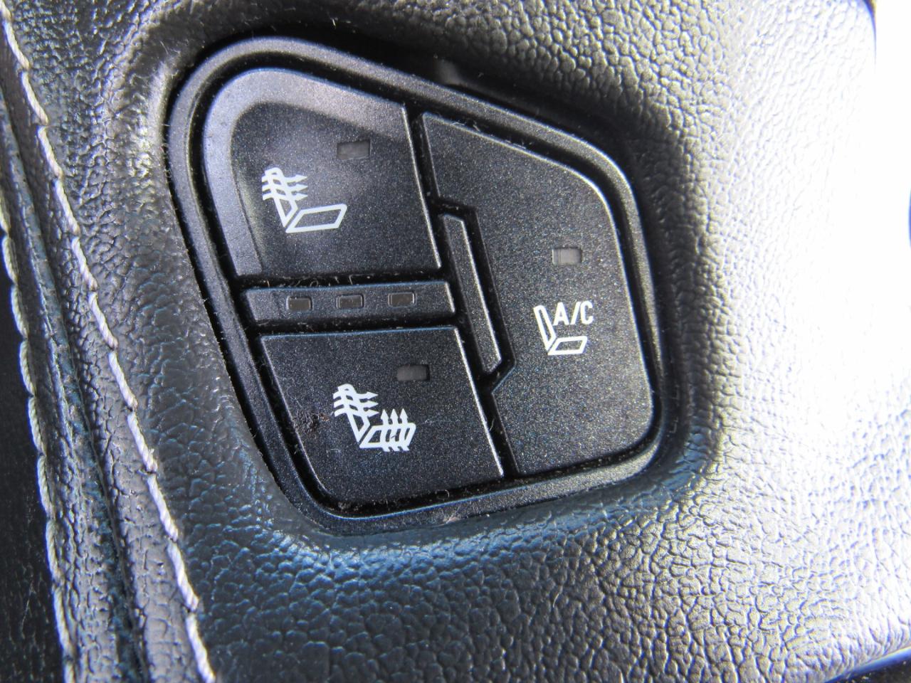 GMC Yukon XL 2WD 4dr Denali 2016