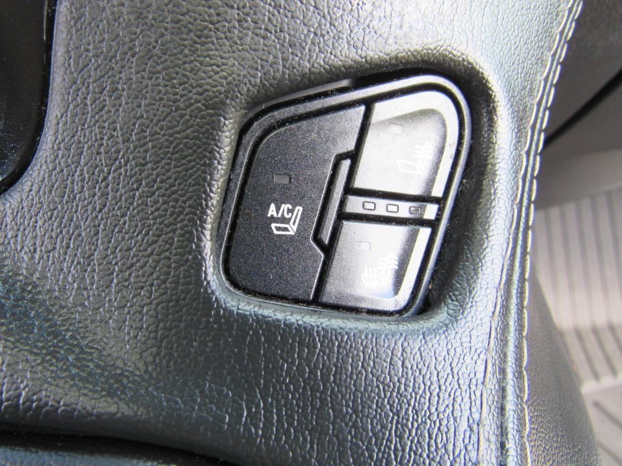 GMC Yukon XL 2WD 4dr Denali 2016