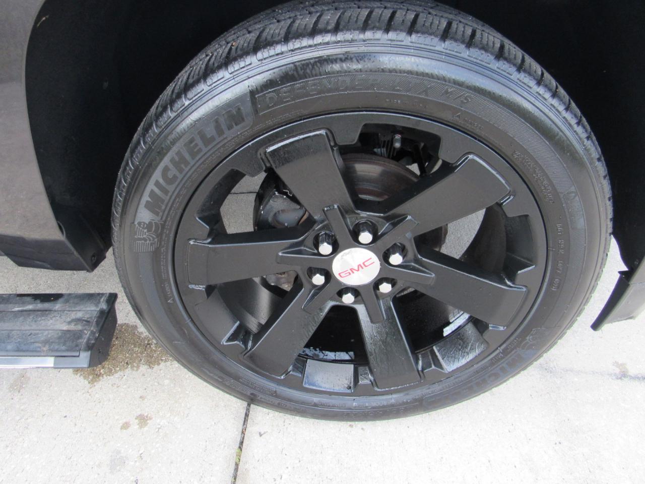 GMC Yukon XL 2WD 4dr Denali 2016