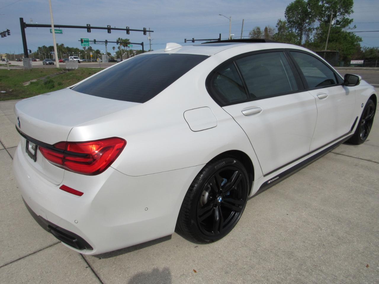 BMW 7 Series 750i Sedan 2018