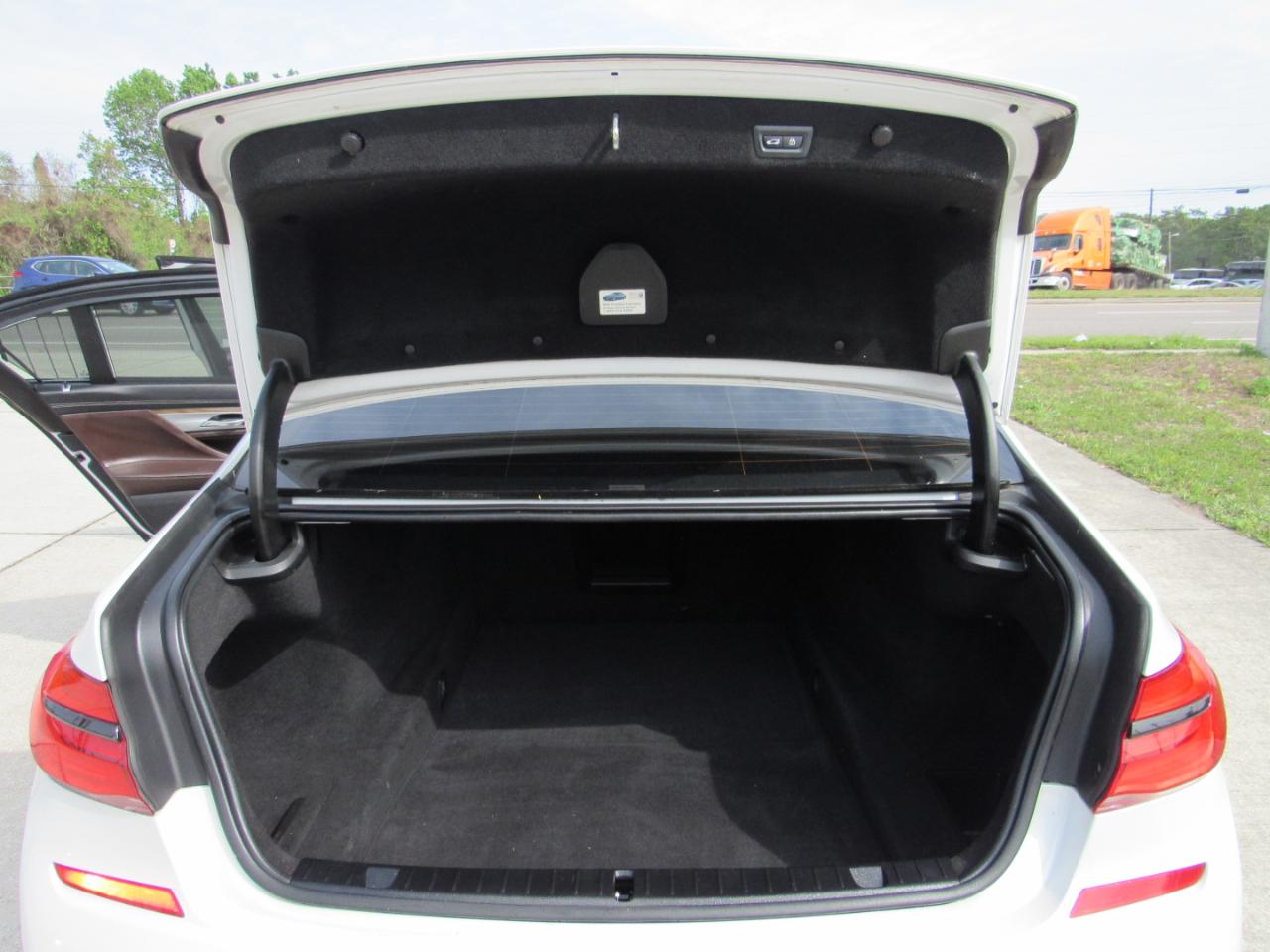 BMW 7 Series 750i Sedan 2018