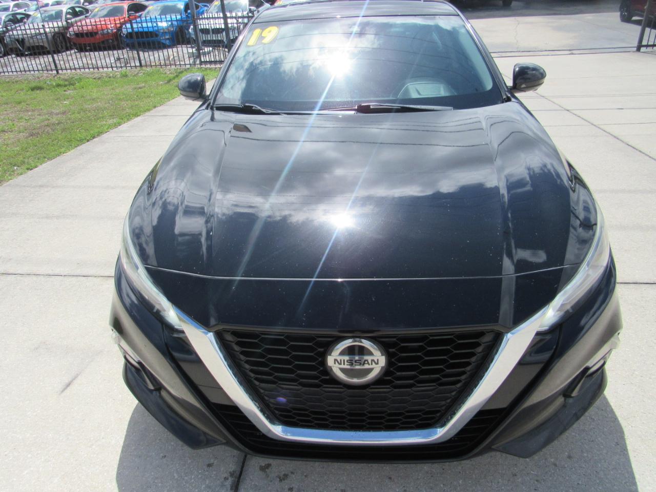 Nissan Altima 2.5 Platinum Sedan 2019