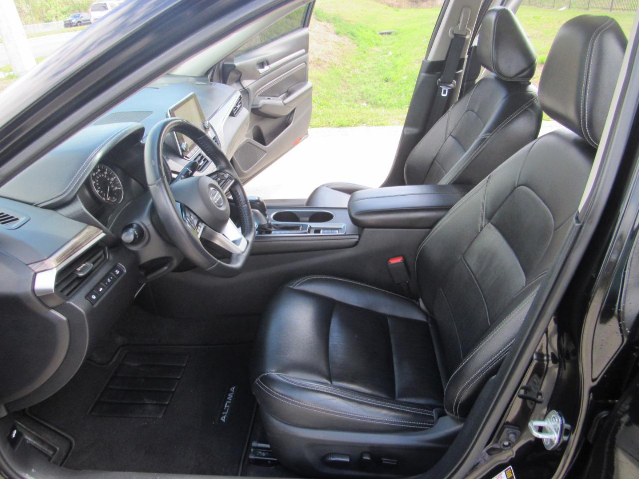 Nissan Altima 2.5 Platinum Sedan 2019