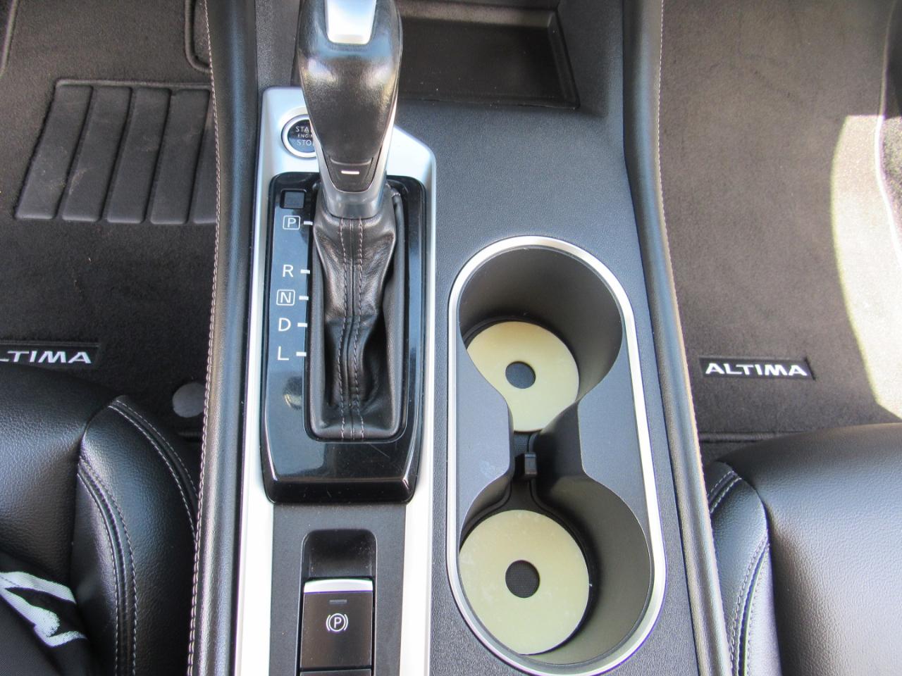 Nissan Altima 2.5 Platinum Sedan 2019