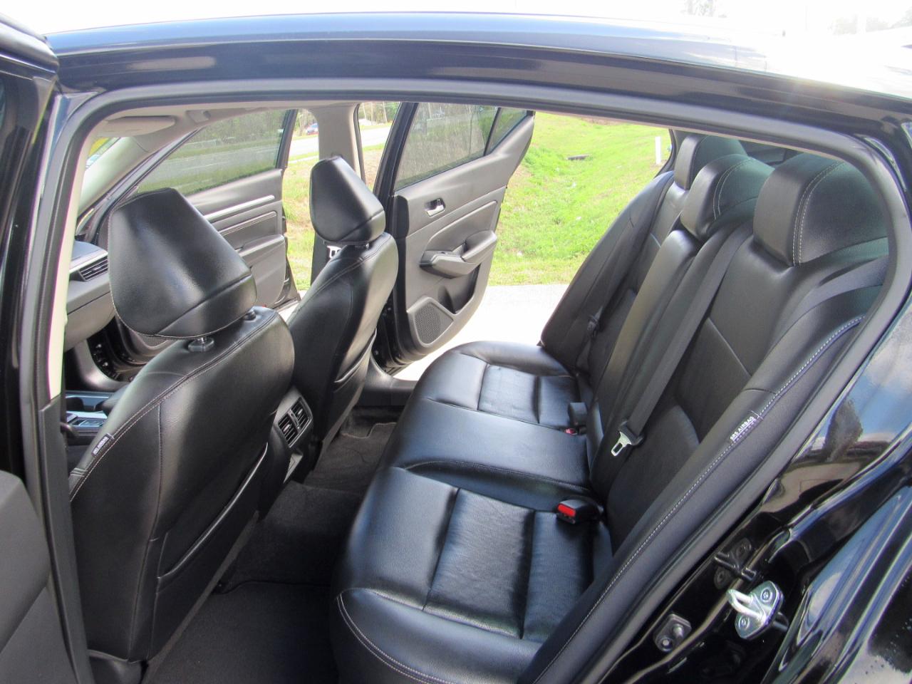 Nissan Altima 2.5 Platinum Sedan 2019