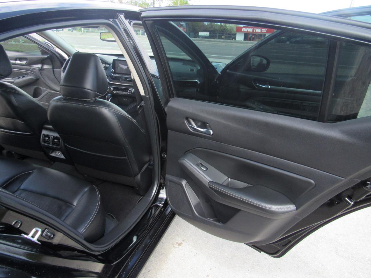 Nissan Altima 2.5 Platinum Sedan 2019