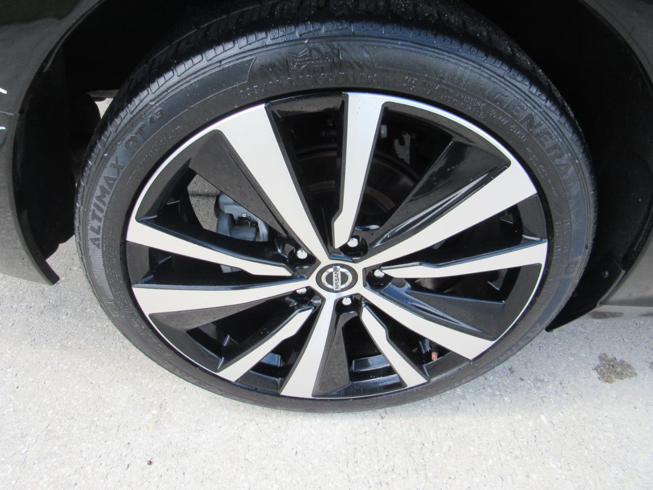 Nissan Altima 2.5 Platinum Sedan 2019