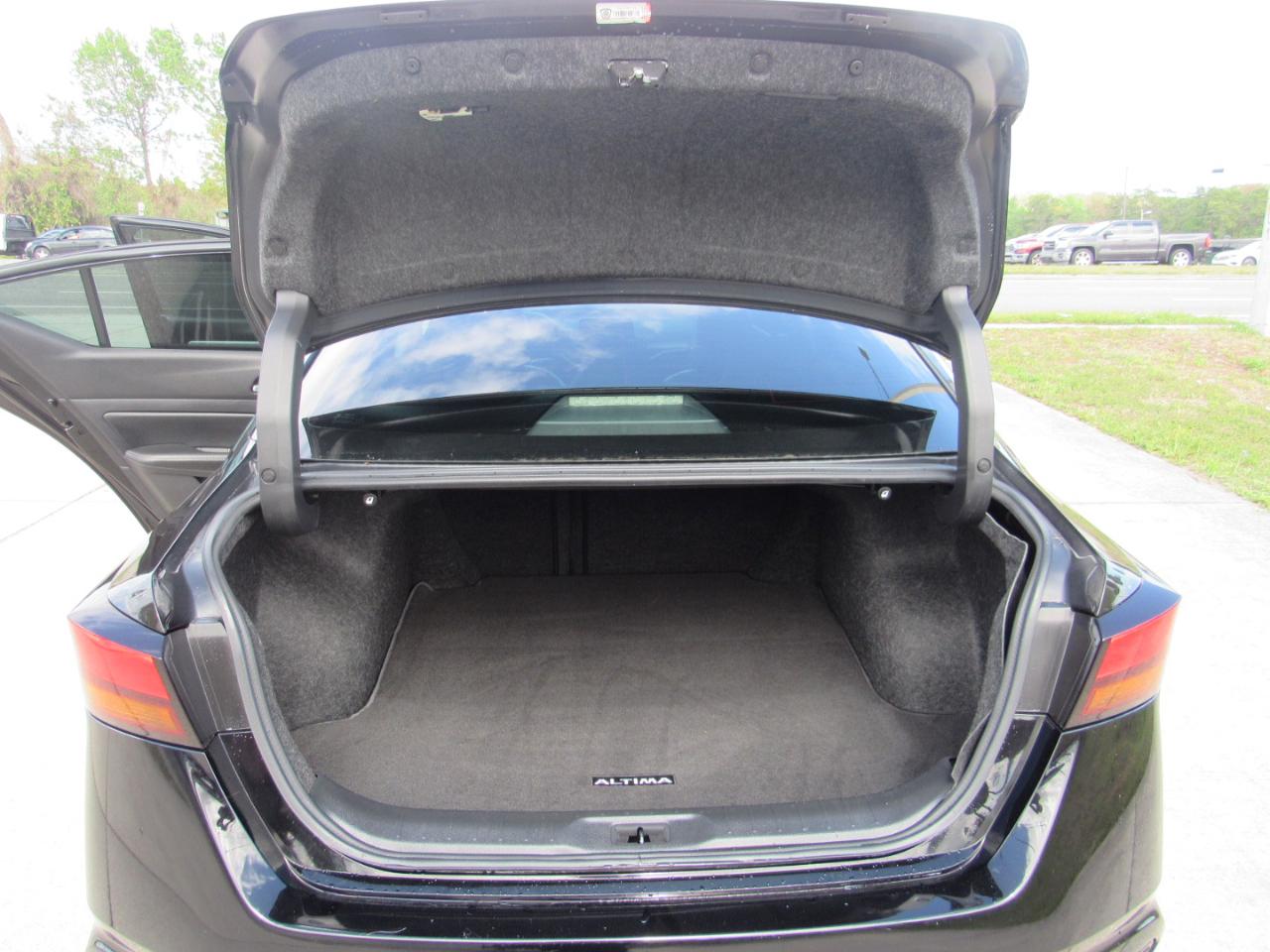 Nissan Altima 2.5 Platinum Sedan 2019