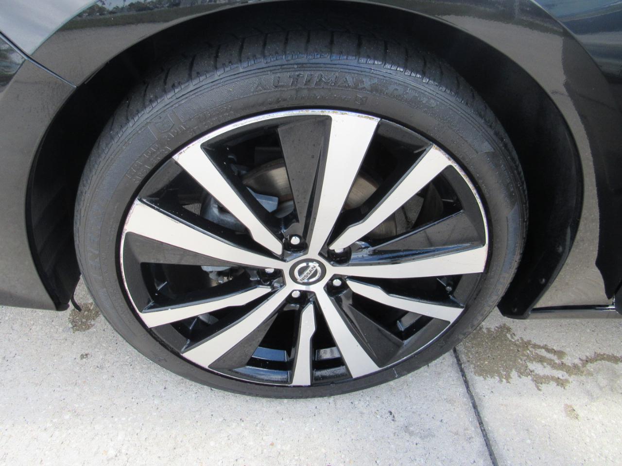 Nissan Altima 2.5 Platinum Sedan 2019