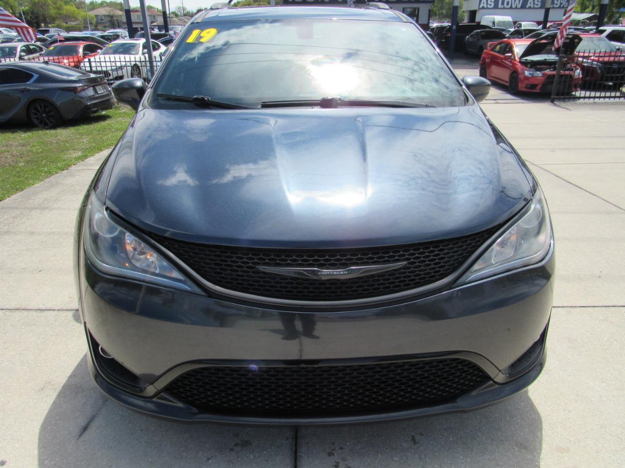 Chrysler Pacifica Touring L Plus FWD 2019