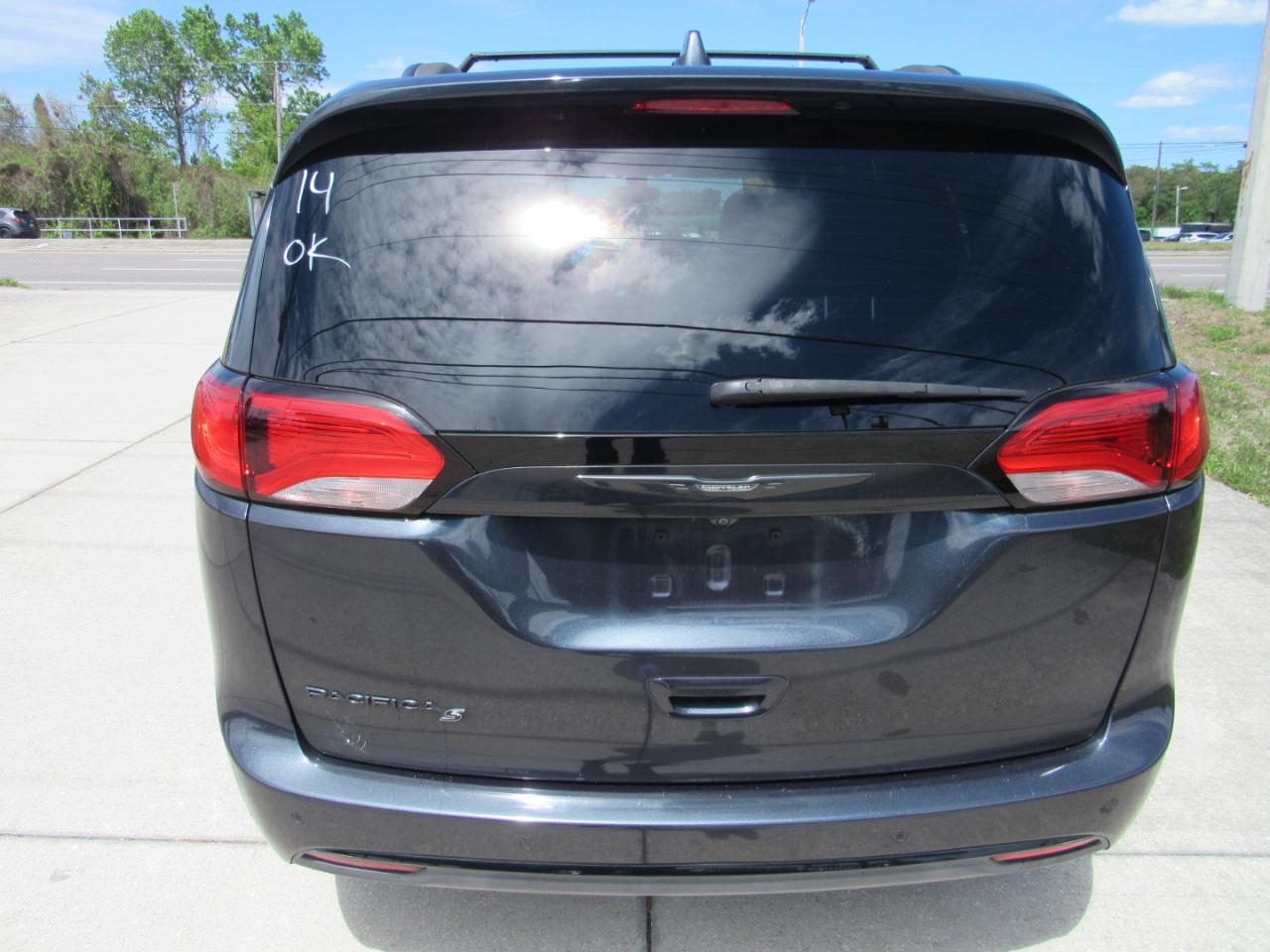 Chrysler Pacifica Touring L Plus FWD 2019
