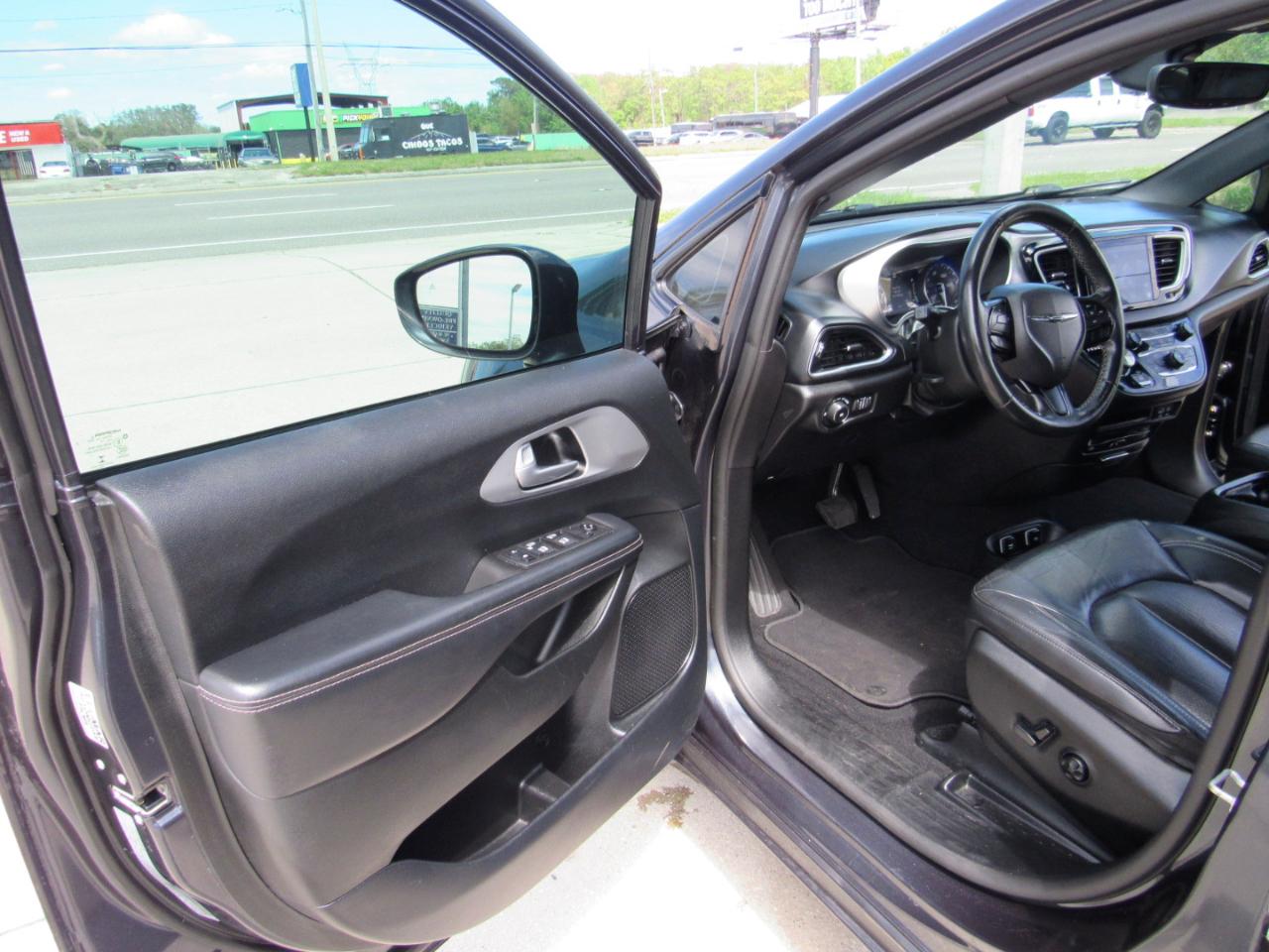 Chrysler Pacifica Touring L Plus FWD 2019