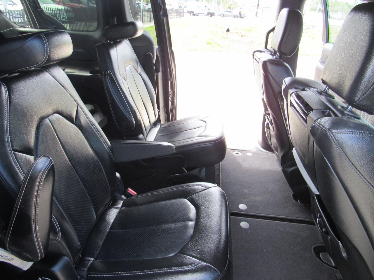 Chrysler Pacifica Touring L Plus FWD 2019