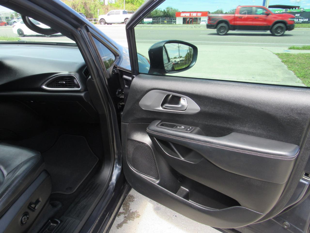 Chrysler Pacifica Touring L Plus FWD 2019