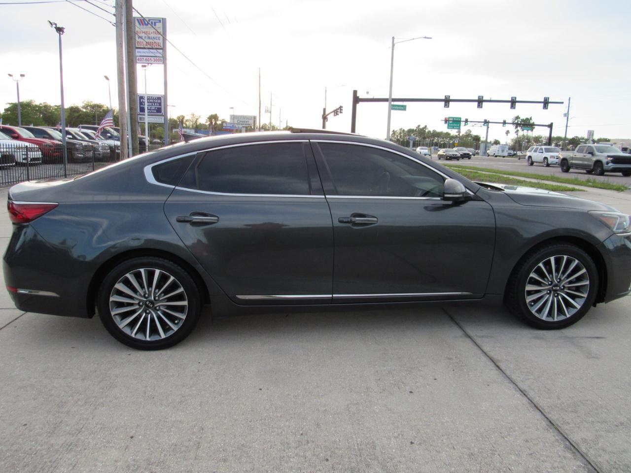 Kia Cadenza Technology Sedan 2017