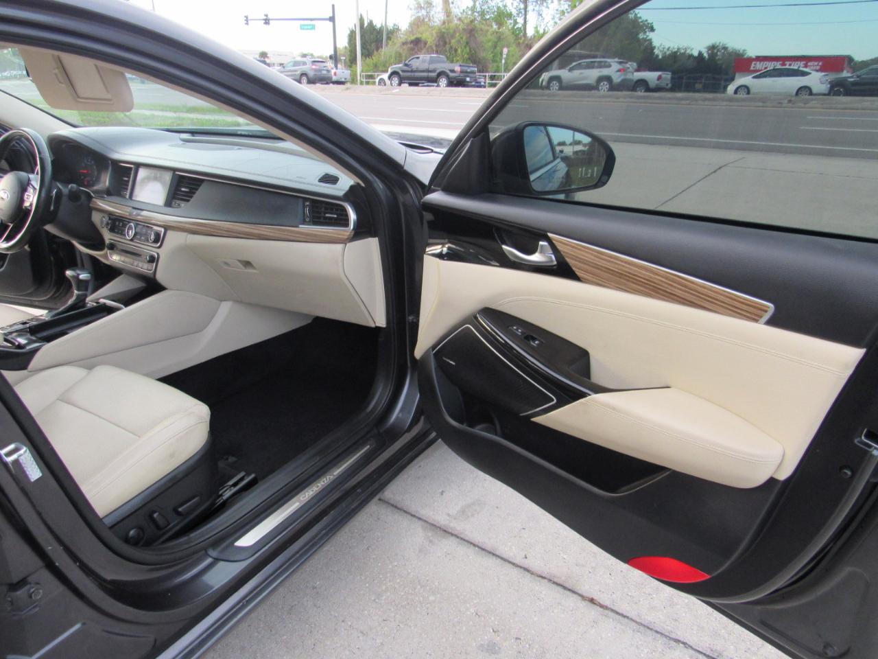 Kia Cadenza Technology Sedan 2017