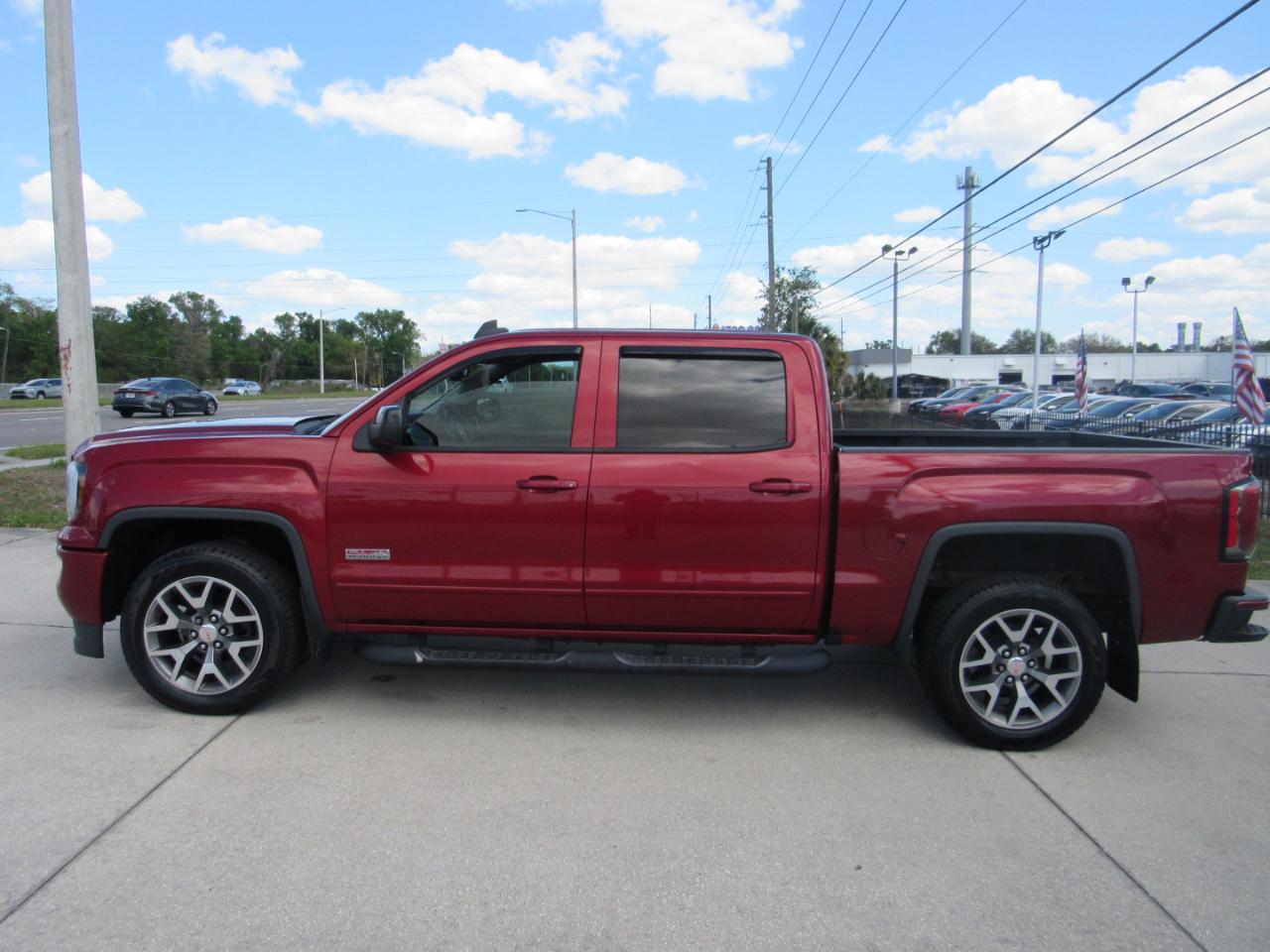 GMC Sierra 1500 4WD Crew Cab 143.5" SLT 2018