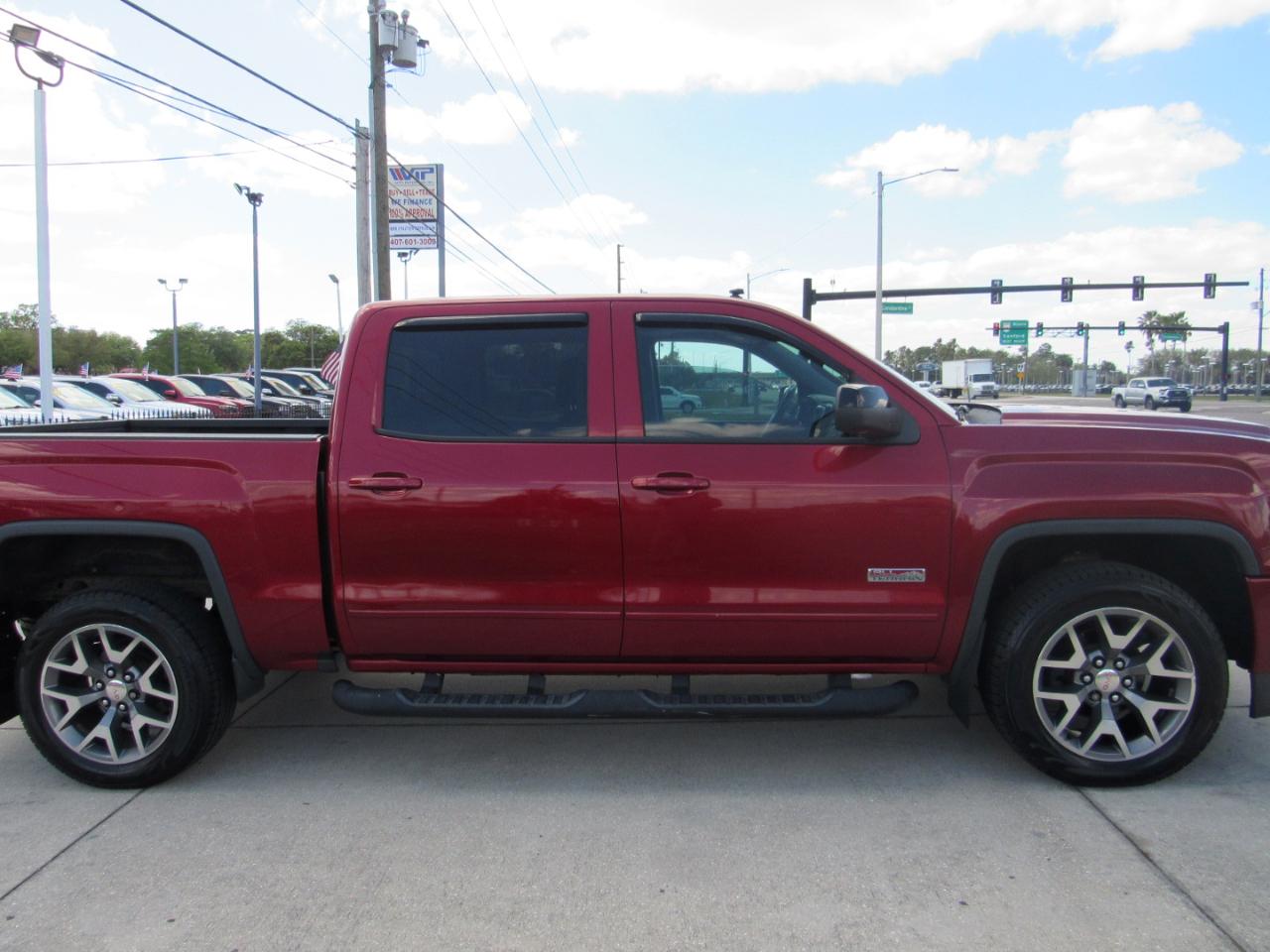 GMC Sierra 1500 4WD Crew Cab 143.5" SLT 2018