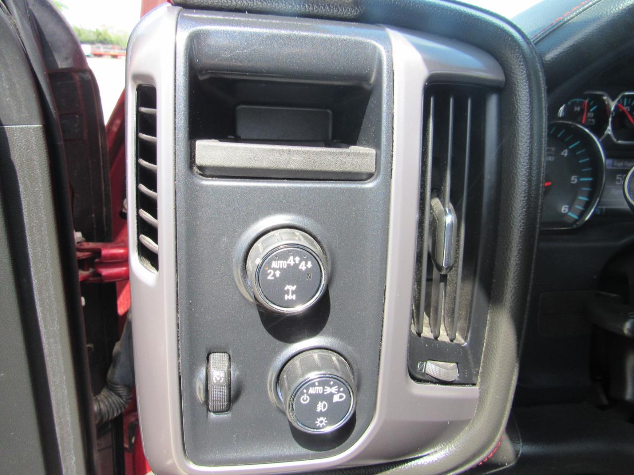 GMC Sierra 1500 4WD Crew Cab 143.5" SLT 2018