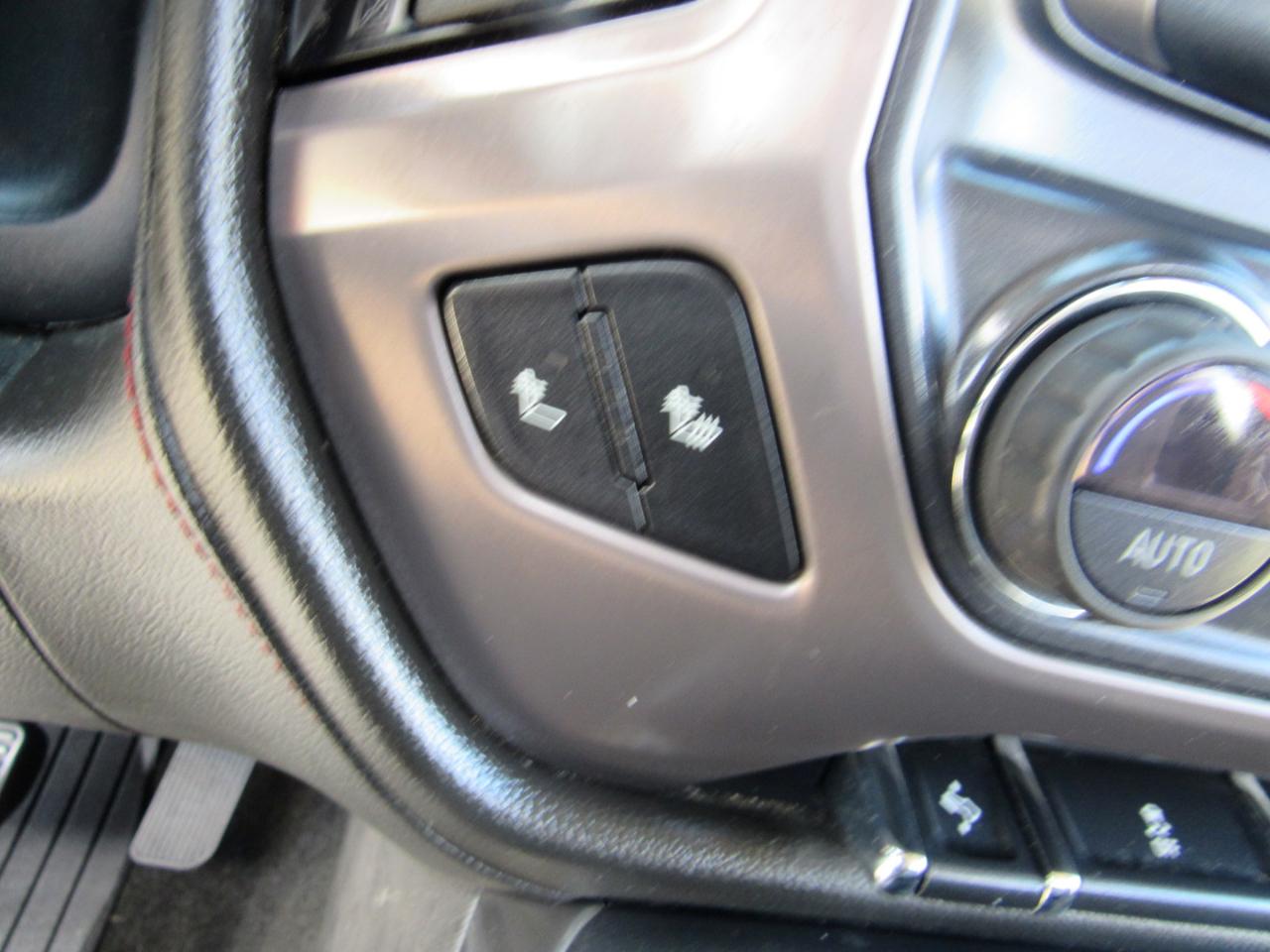 GMC Sierra 1500 4WD Crew Cab 143.5" SLT 2018