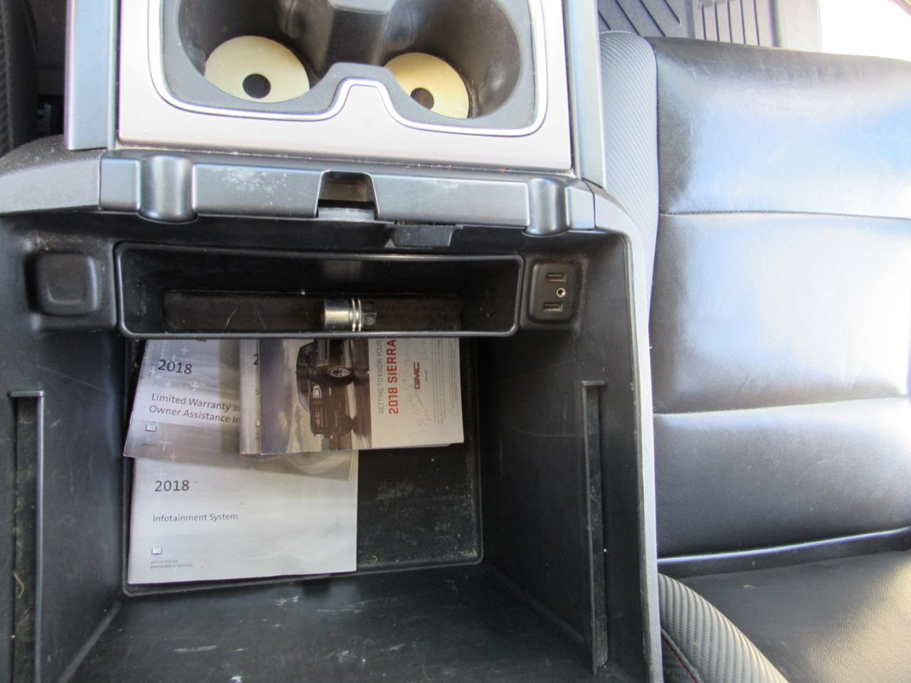 GMC Sierra 1500 4WD Crew Cab 143.5" SLT 2018