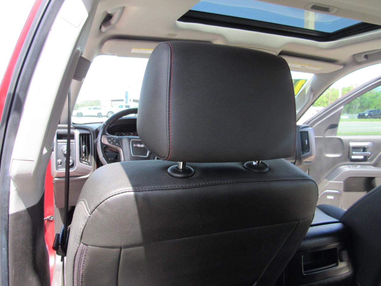 GMC Sierra 1500 4WD Crew Cab 143.5" SLT 2018