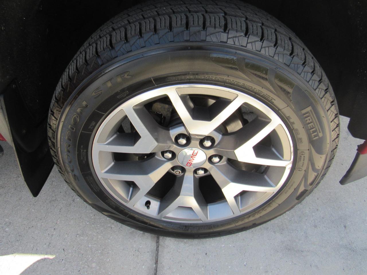 GMC Sierra 1500 4WD Crew Cab 143.5" SLT 2018