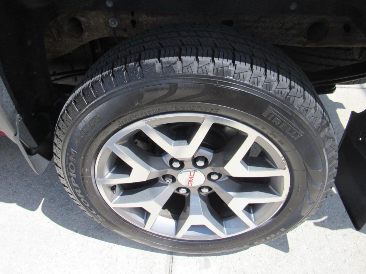 GMC Sierra 1500 4WD Crew Cab 143.5" SLT 2018