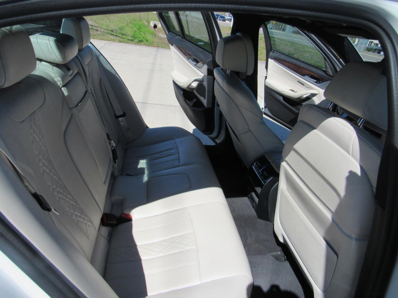 BMW 5 Series 540i Sedan 2019