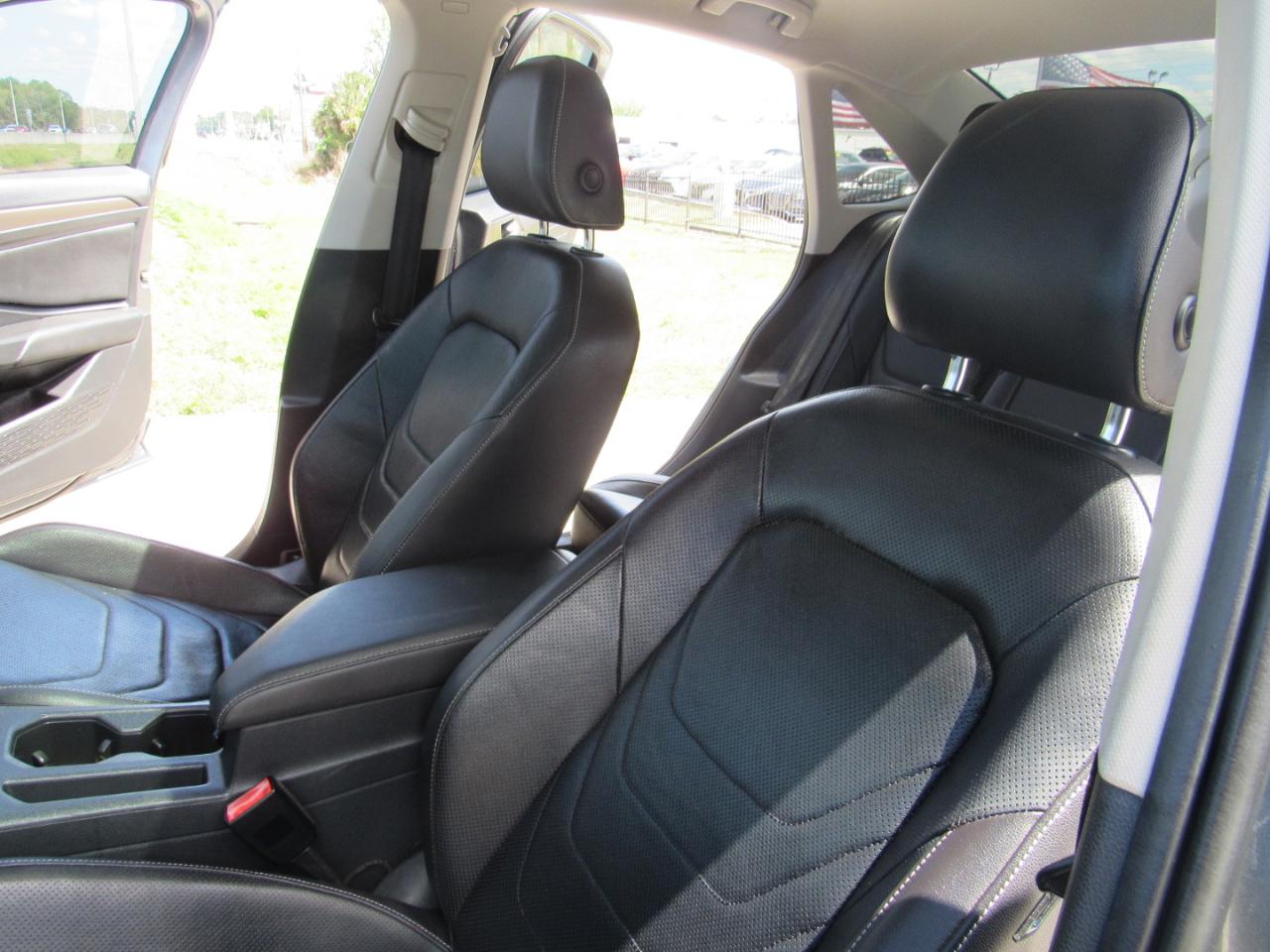 Volkswagen Jetta SEL Premium Auto w/ULEV 2020